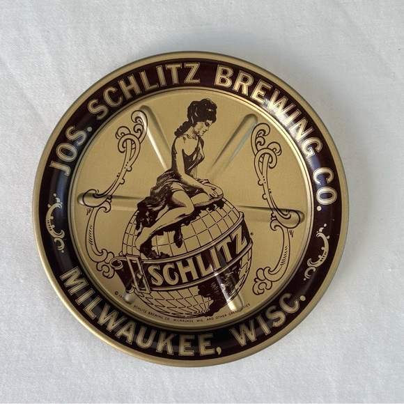 Vintage 1971 SCHLITZ BEER Globe Girl Tin Promotional Advertising coaster - Picture 1 of 4